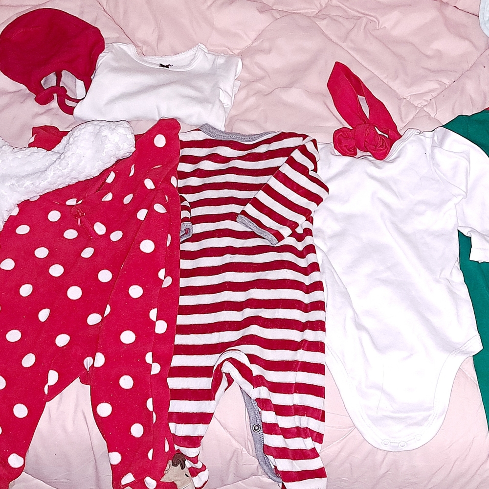 Bundle of Christmas clothes (size 3-6 months)